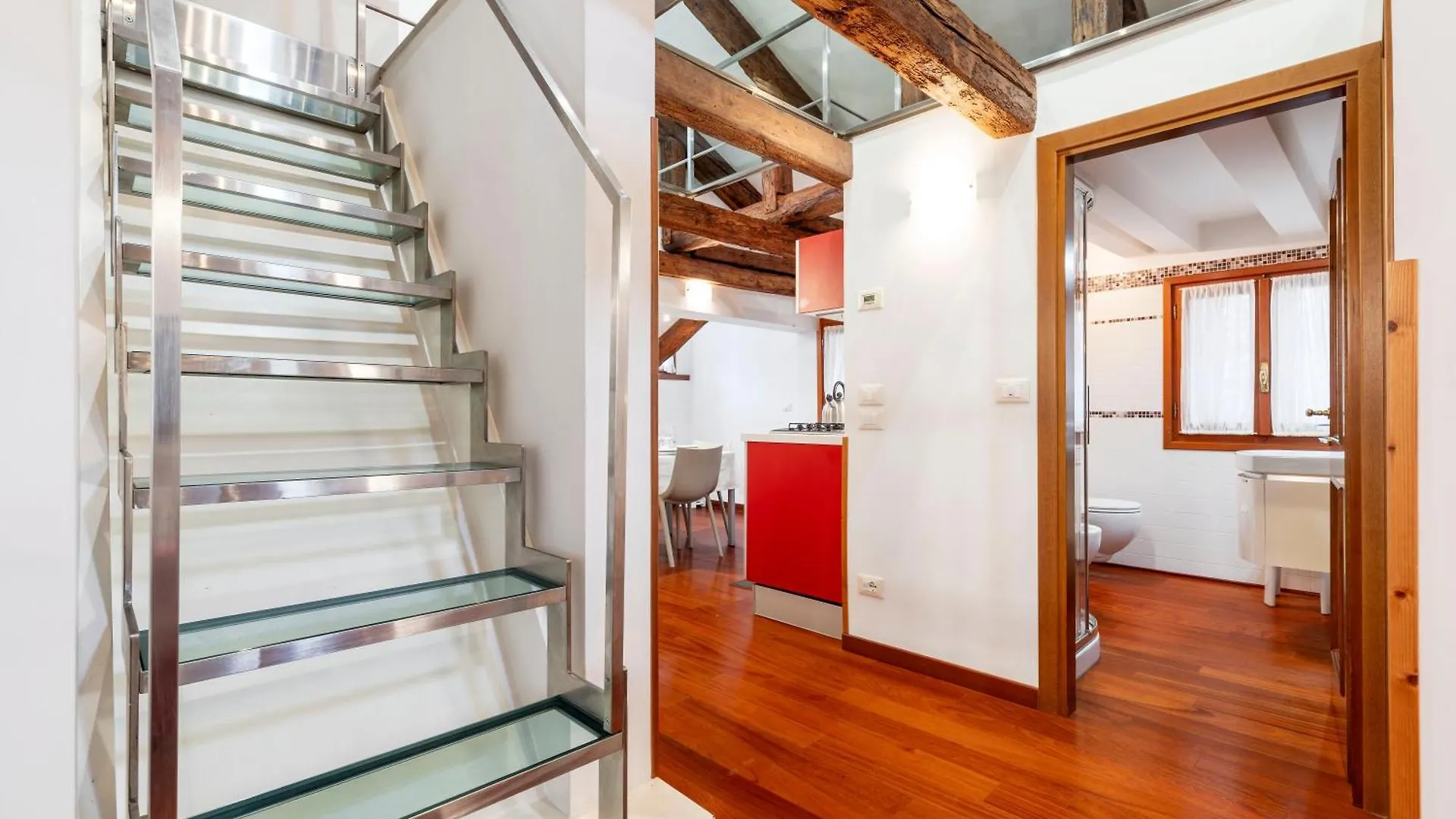 Glass House - Loft 2 Minutes To Rialto Bridge & View Velence Apartman