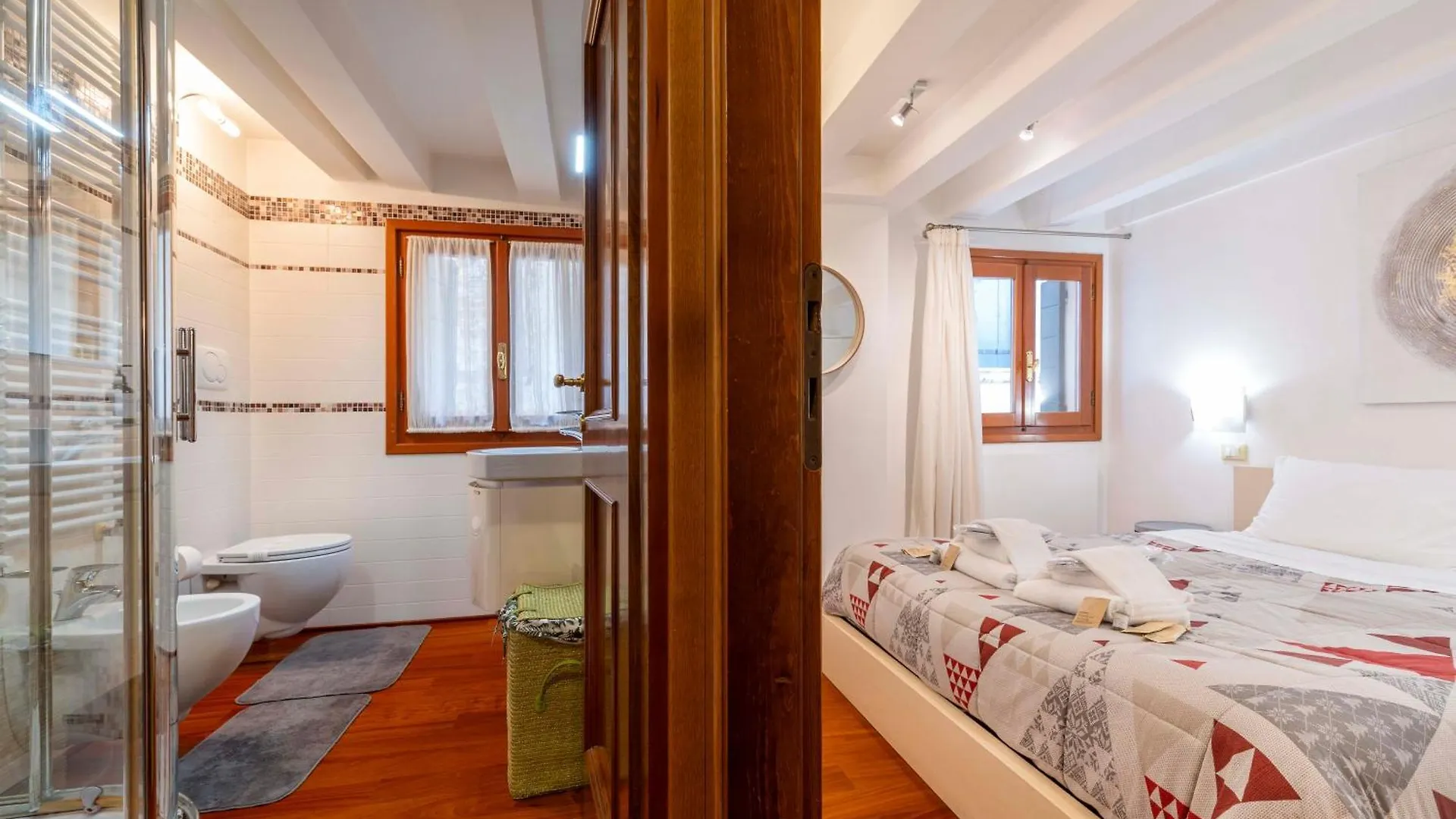 Glass House - Loft 2 Minutes To Rialto Bridge & View Venecia